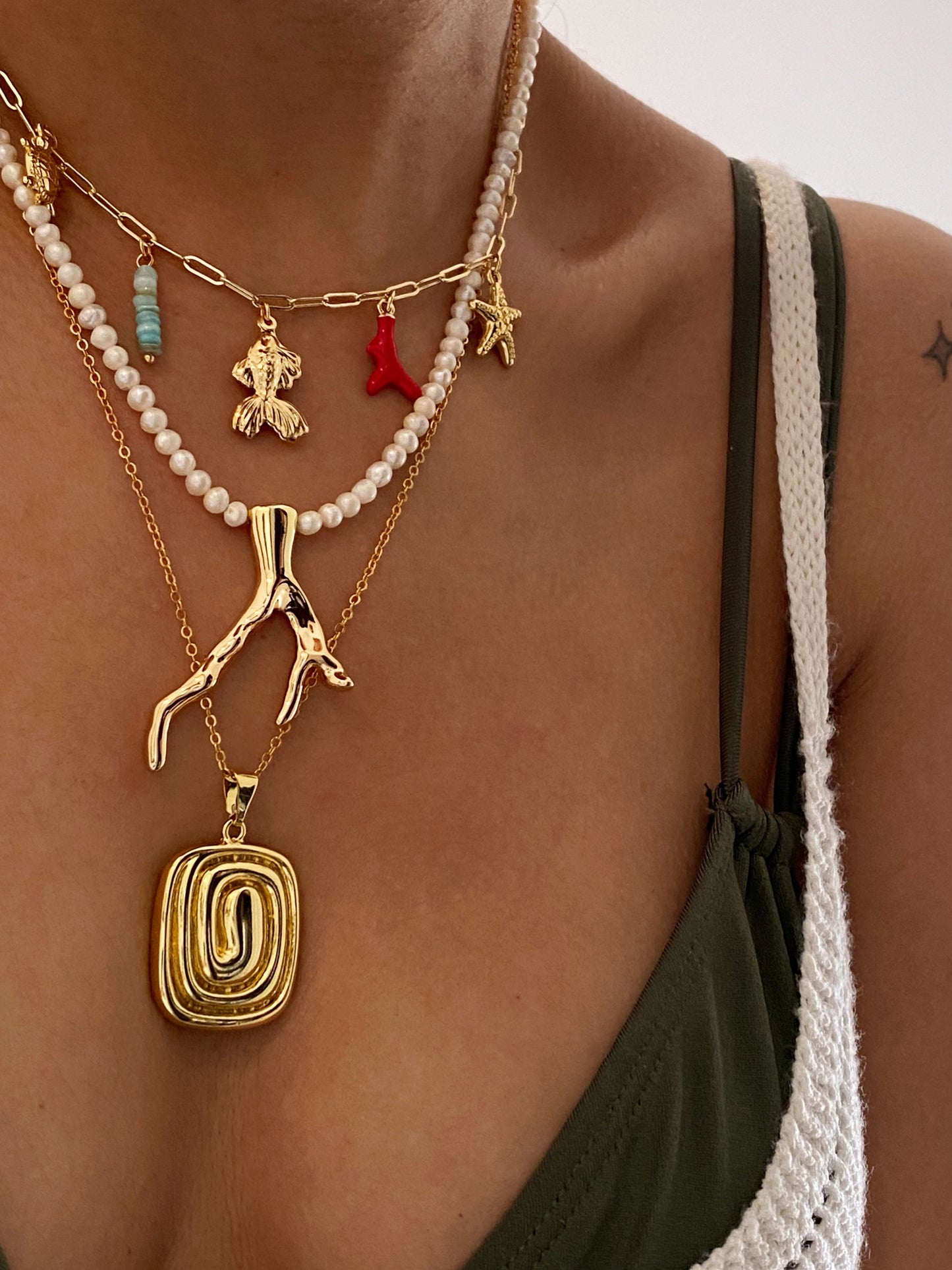 Collar coral