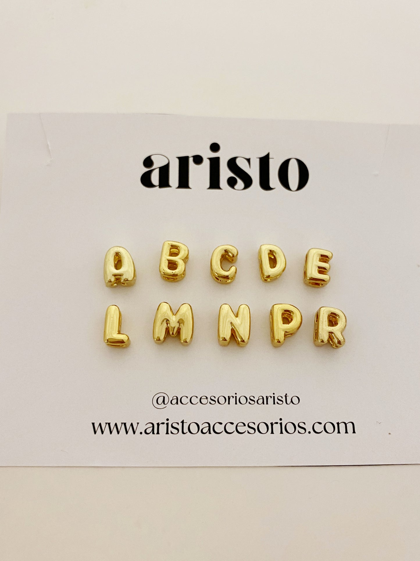 Collar inicial gold