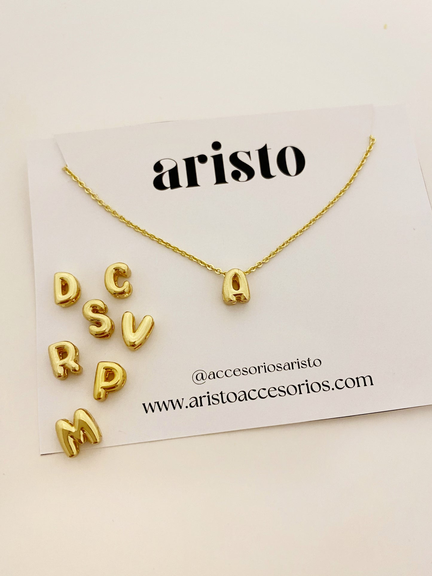 Collar inicial gold
