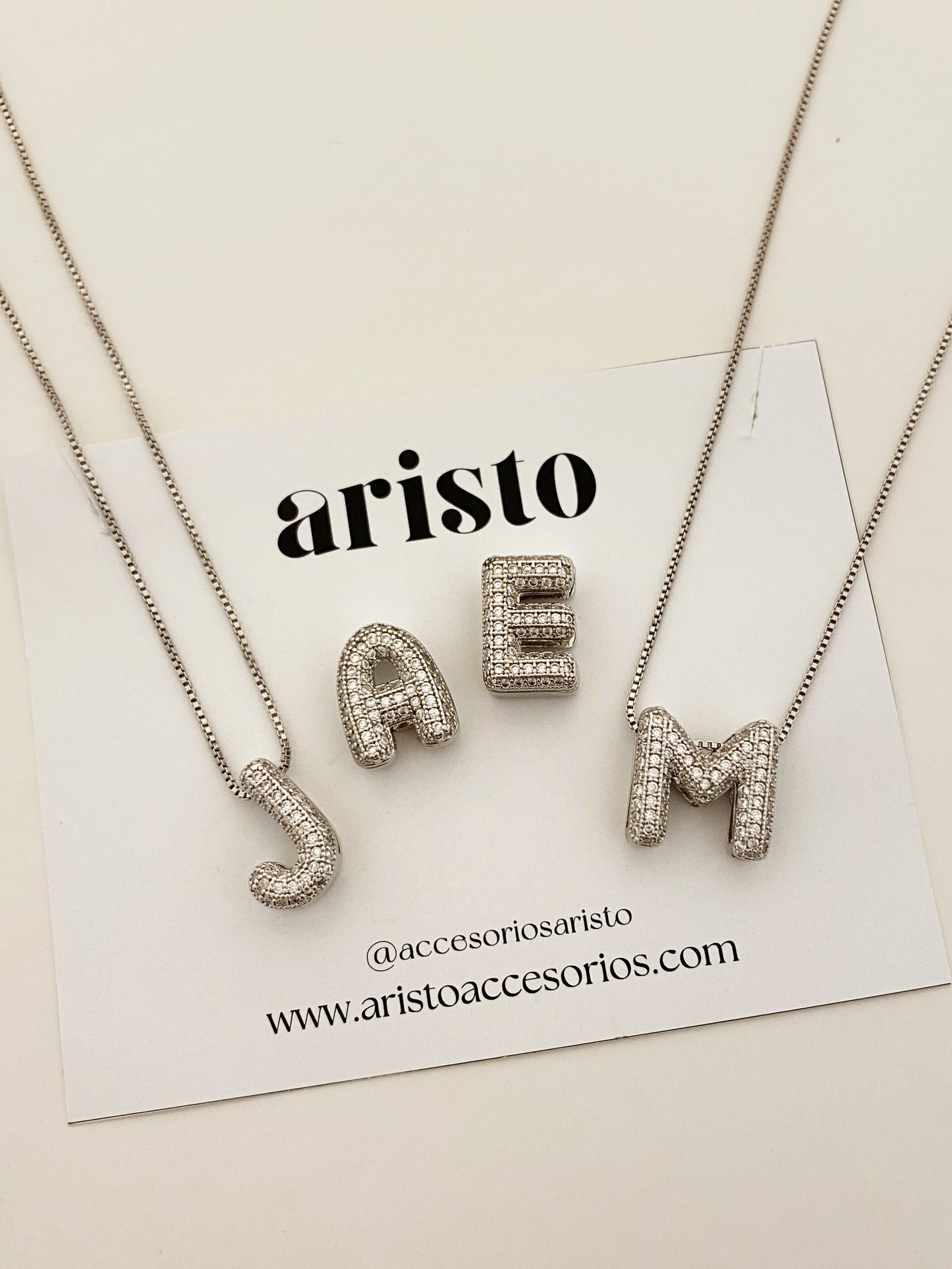 Collar inicial zirconia silver