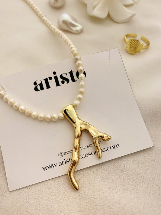 Collar coral